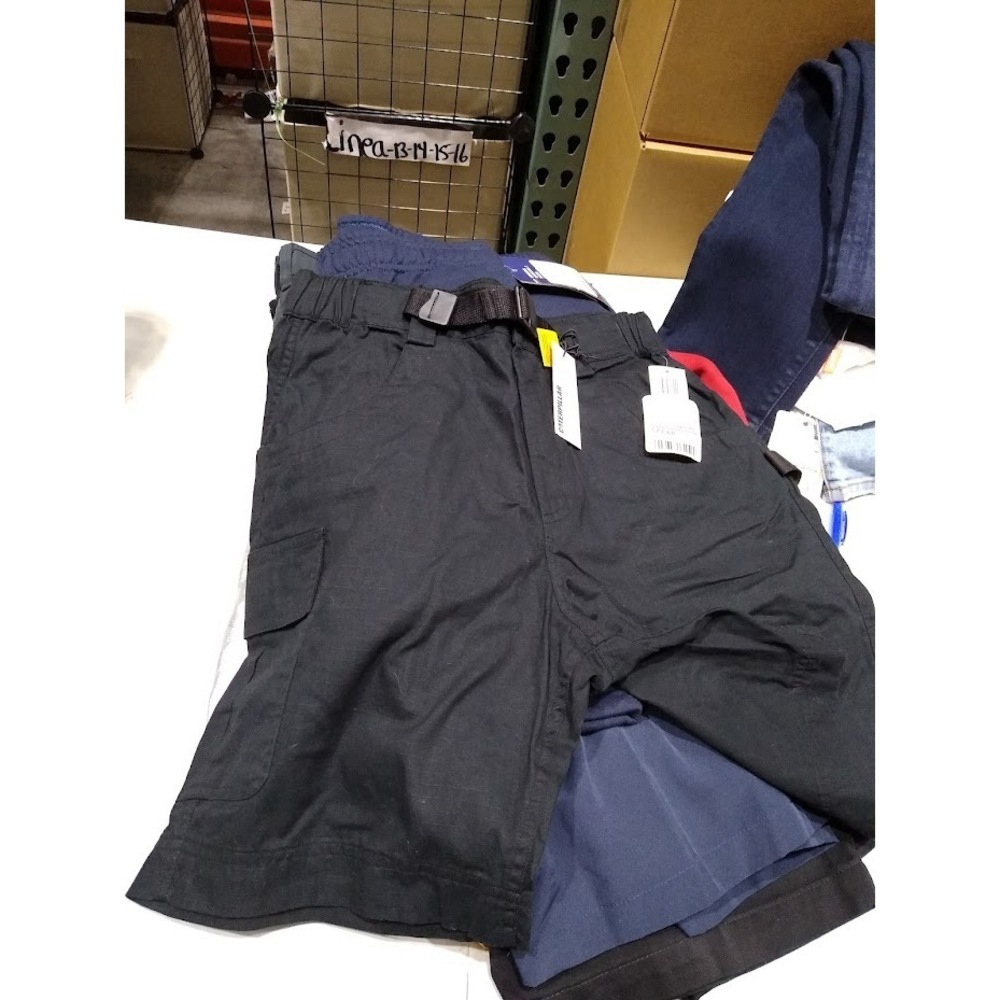 Caterpillar Water-Resistant Pitch Resource Shorts Pitch Black SM